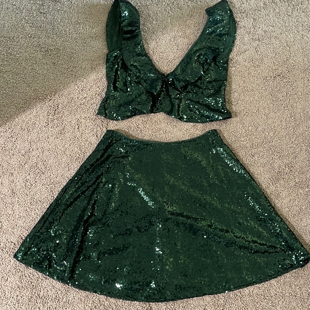 Size S Lulu’s Green Sequin Skirt Set